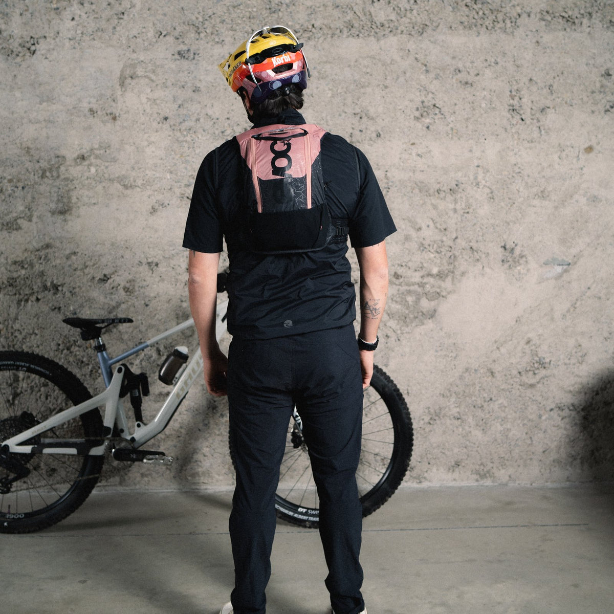 EVOC Hydro Pro 6 + Hydration Bladder 1.5