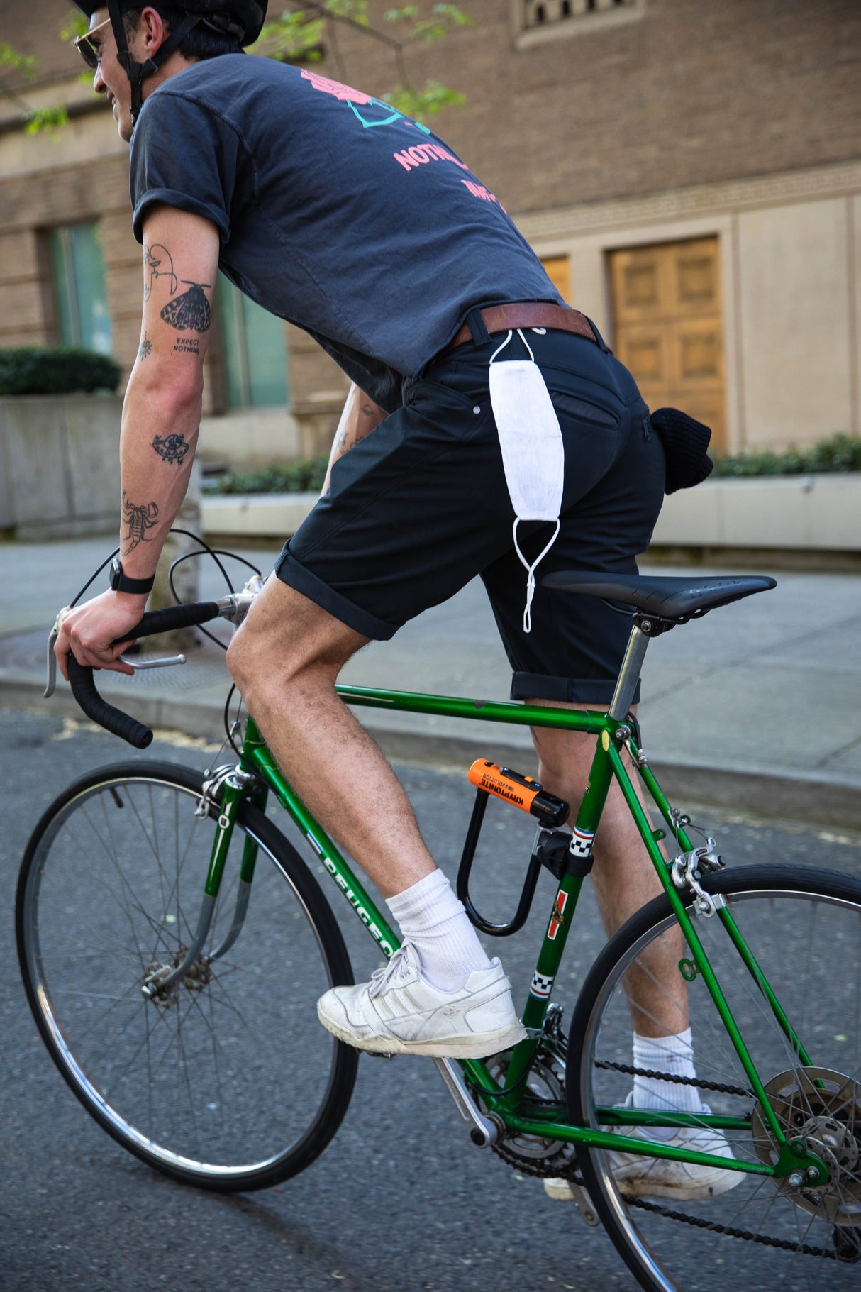 Kryptonite Bicycle & Travel Locks Evolution Mini U-Lock 3.25 x 7 IN & 4 FT Kryptoflex Cable W/ BKT (3C) KR002079