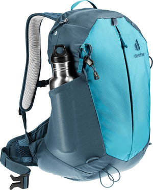 Deuter AC Lite 15 SL in Lagoon Atlantic carrying a drink bottle in the side pocket