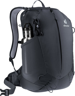 Deuter AC Lite 17 in Black carrying a steel water bottle in the mesh side pocket