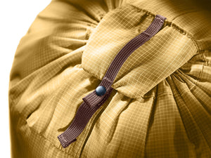 Close-up of the press stud strap closing the Deuter Aircontact Ultra 50+5 with the lid removed
