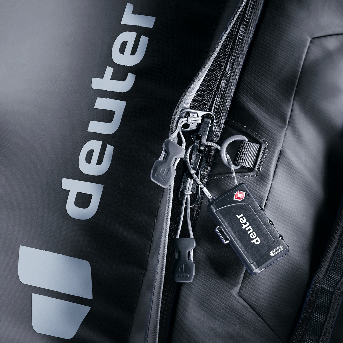 Close-up of a padlock on the Deuter Duffel Pro Movo 90 main zip