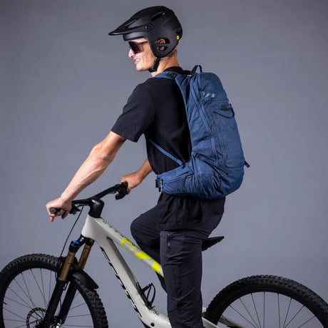 Evoc Hydration Pack Bike Trail Pro 16 Backpack