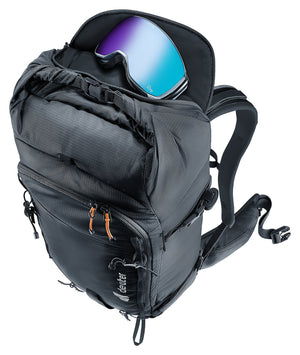 Deuter Freescape Lite 24 SL fleece-lined goggles pocket open with ski goggles