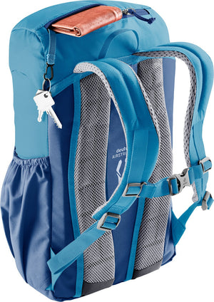 Deuter Junior with house keys on the key clip and a wallet in the lid pocket