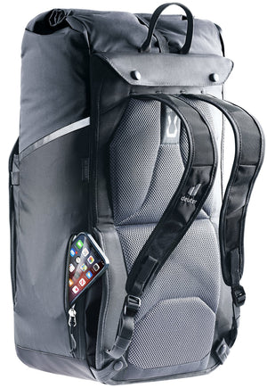 Deuter Xberg 25 with a phone in the side smartphone pocket